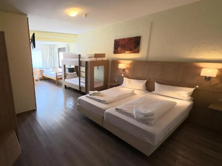 Fünfbett Zimmer